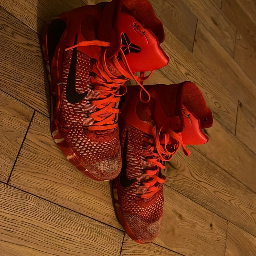 Great condition Kobe 9 Christmas only worn a couple times